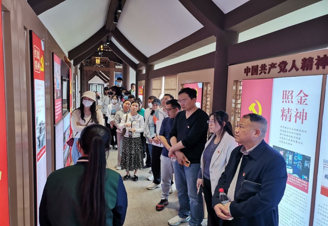 美女av影片