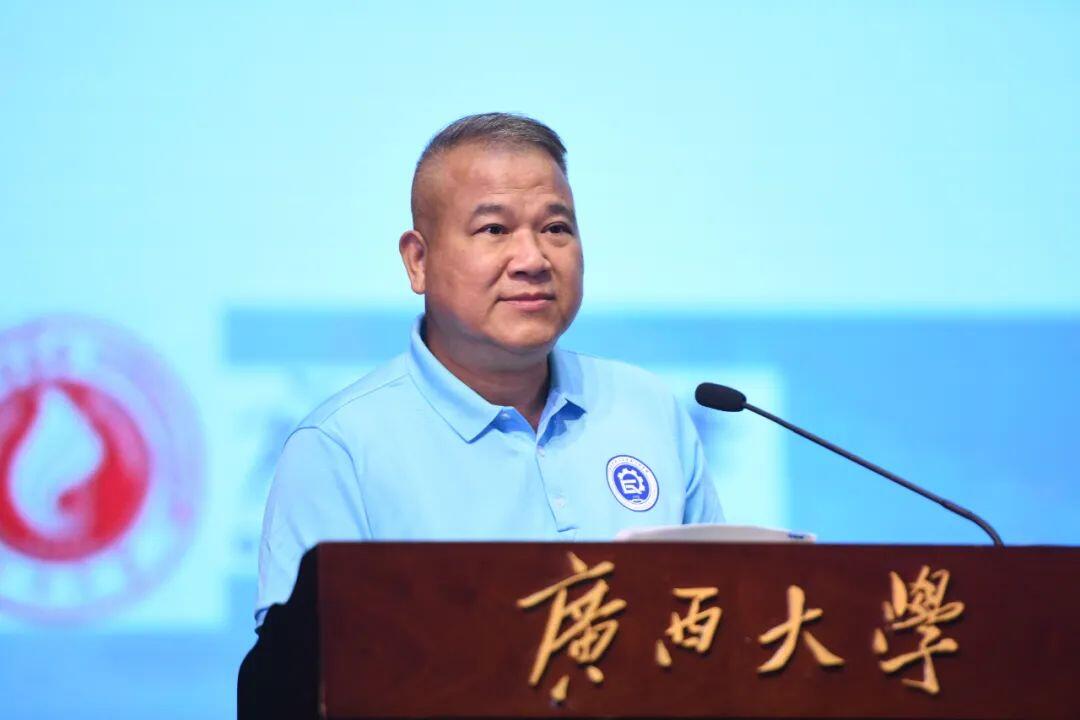 美女av影片
