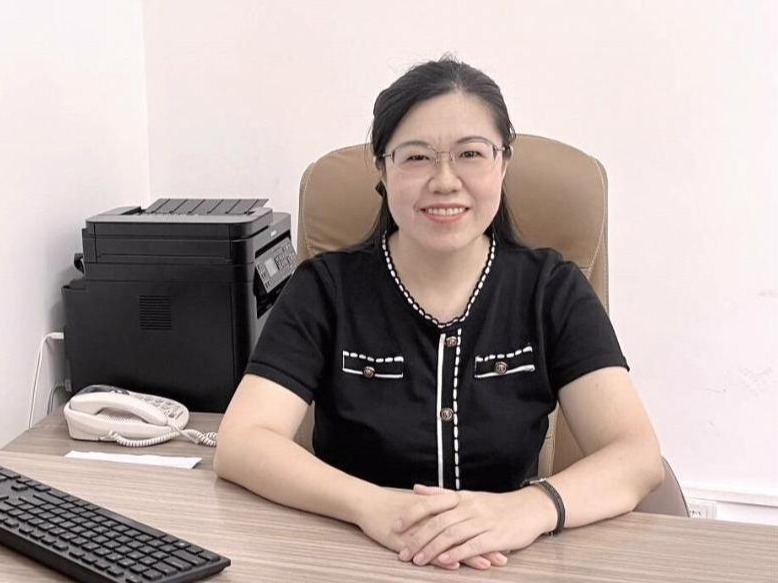 美女av影片